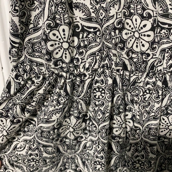 O’Neill black and white backless dress BUNDLE & SAVE!!! - Picture 4 of 5